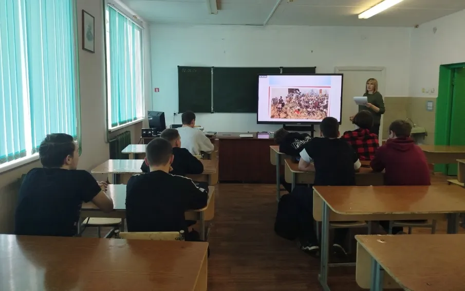 Обучающиеся 16 группы приняли участие в интеллектуально-познавательной игре по истории России-Колесо истории