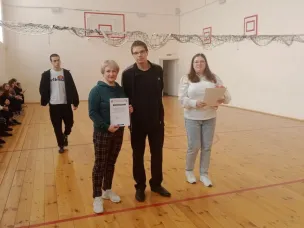 Под руководством советника директора по воспитанию Кузьмишкиной С.В. провели для учащихся 5 класса Большеболдинской средней школы им. А.С.Пушкина "Веселые старты"!