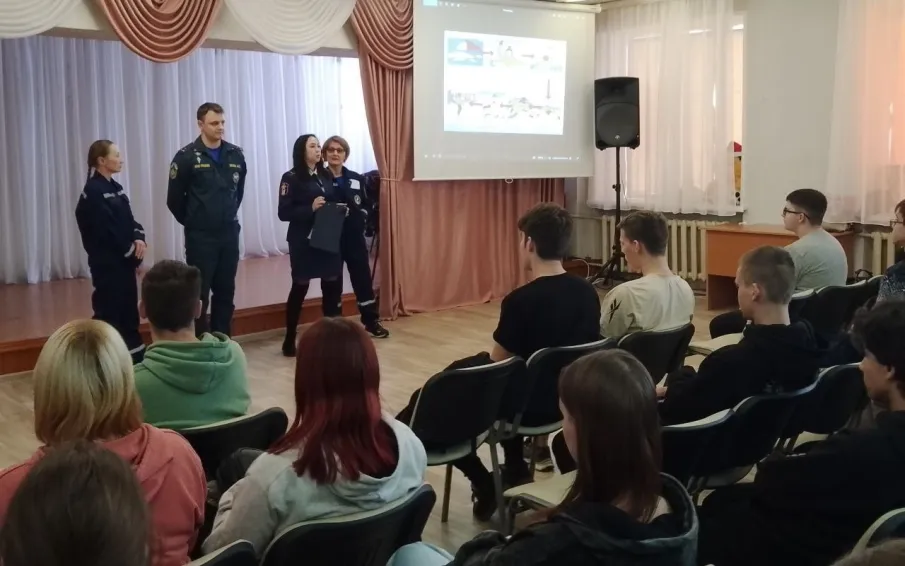 Открытый урок по вопросам культуры безопасности, который для обучающихся провели сотрудники Отделения надзорной деятельности и профилактической работы по Большеболдинскому округу УНД и ПР ГУ МЧС России по Нижегородской области!