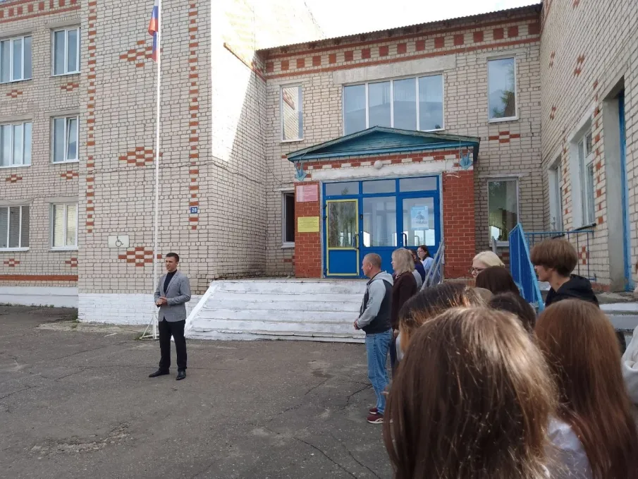 Торжественная церемония поднятия Государственного флага РФ в ГБПОУ «Большеболдинский сельскохозяйственный техникум»!