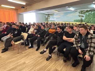 В целях информирования о вреде курения электронных сигарет и вейпов обучающихся техникума мы пригласили врача-психиатра-нарколога Большеболдинской ЦРБ Кострюкову М.С.