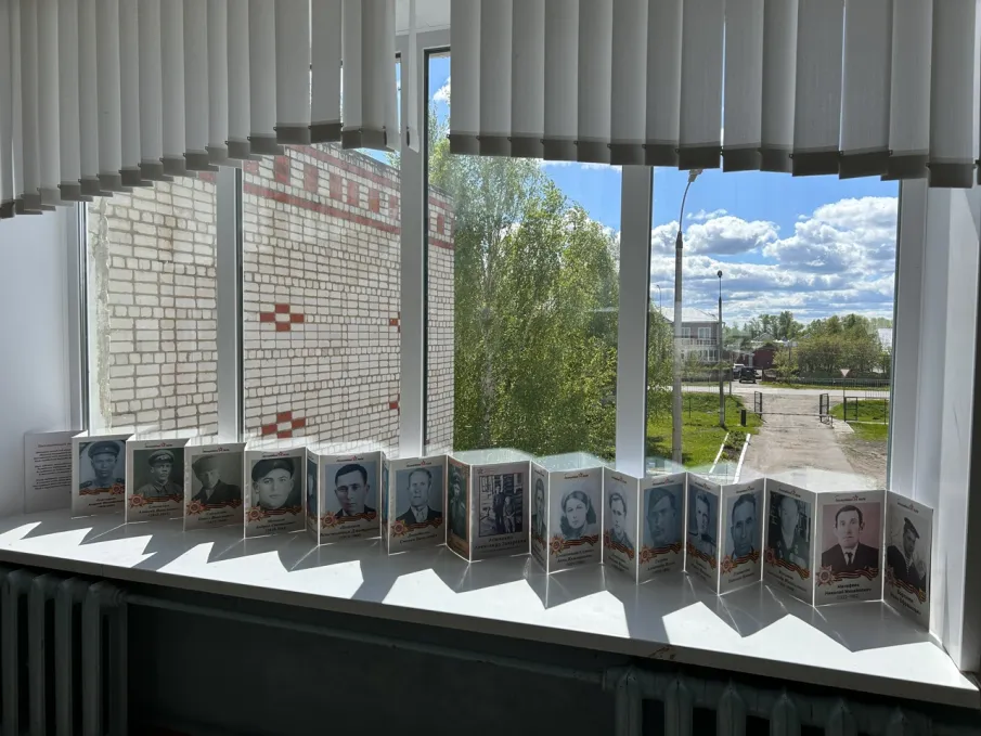 Мы участвуем во Всероссийской акции «Бессмертный полк», приуроченное к году защитника Отечества и 80-летию Победы в Великой Отечественной войне.
