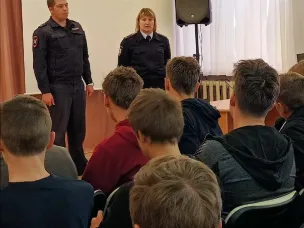 Беседа по правилам дорожного движения с сотрудниками МО МВД России